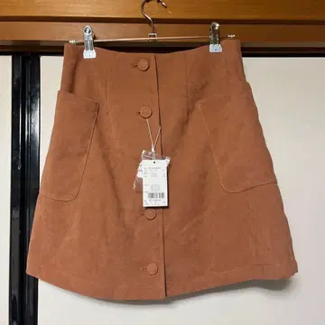 dazzlin 더즐린 베이지 미니 스커트 M