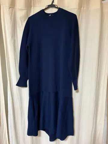 트라쪼돈나 원피스 플레어 롱 니트 긴팔 F 네이비