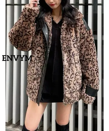 ENVYM 가죽 콤비 퍼 블루종 레오파드