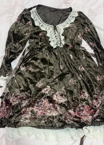 레스트로즈 꽃무늬 원피스