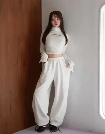 andmary Luna 로고 탑 화이트