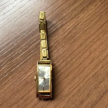 골드 메탈 밴딩 클래식 손목시계