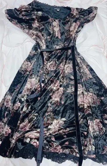 레스트로즈 꽃무늬 원피스