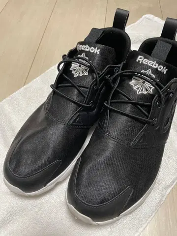 모모쿠로 리복 상자 최애 스니커즈 27.5cm