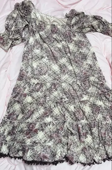 레스트로즈 꽃무늬 원피스