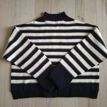 이에나 보더 니트