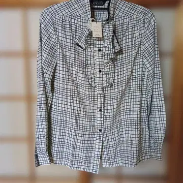 ishicoro 체크 무늬 프릴 블라우스