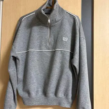 그레이 하프 지퍼 맨투맨