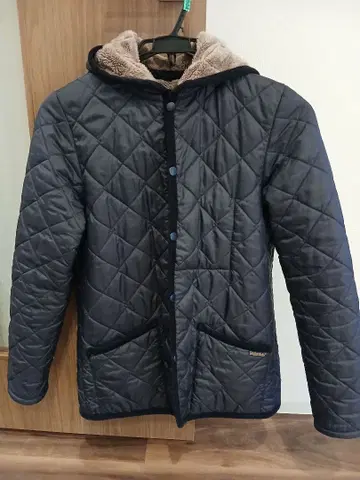 LAVENHAM 후드 부착 네이비 퀼팅 자켓