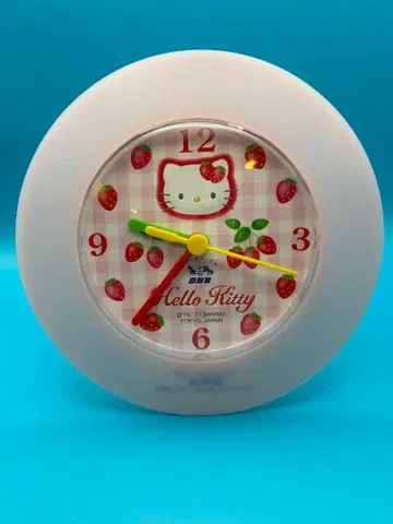 Hello Kitty 딸기 무늬 벽걸이 시계
