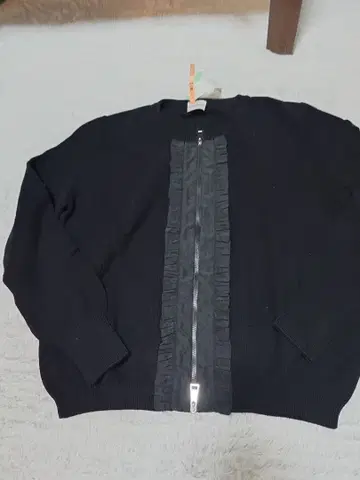 MONCLER 블랙 프릴 니트