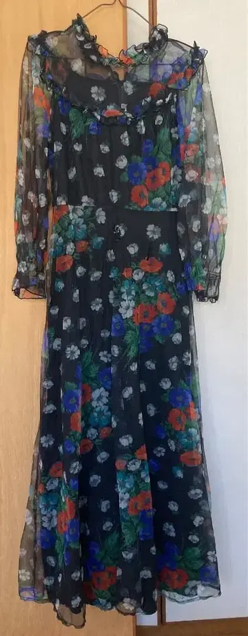 꽃무늬 롱 원피스 긴팔 프릴 포함