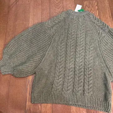 올리브 그린 케이블 짜임 니트 벌룬 슬리브