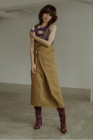 little suzie 원숄더 스트랩 멜빵 치마