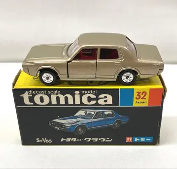 토미카 도요타 뉴 크라운 No.32 블랙 상자 골드
