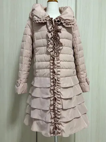 갤러리 비스콘티 새상품급 다운 코트 M