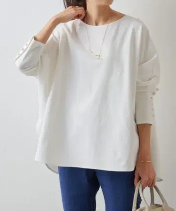 비어즐리 펄 버튼 커프스 풀오버 티셔츠 F 사이즈