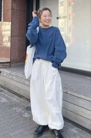 ungrid 언그리드 슬리브 볼륨 맨투맨 트레이닝복 블루 파랑