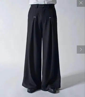 [Neucon] 턱 리벳 디자인 와이드 플레어 슬랙스