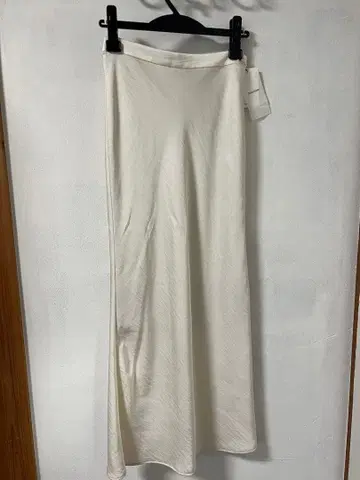 [ Aimeine ] 새틴 바이어스 스커트 화이트