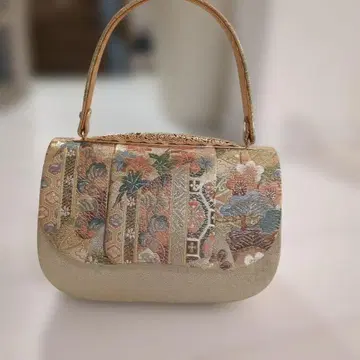 일본 의류용 백 골드 컬러 꽃무늬 자수