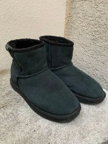 블랙 어그 부츠 emu