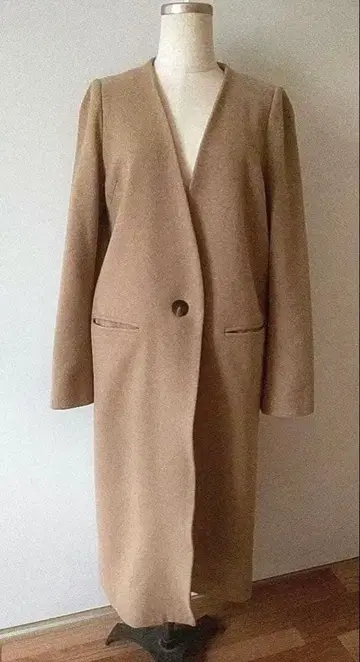 마메쿠로구치 노카라 롱 코트 베이지