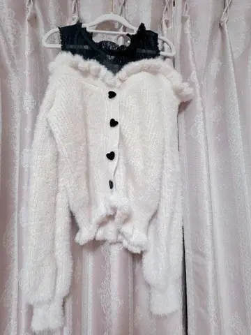 LIZLISA 리즈리사 레이어드 스타일 어깨 트임 니트