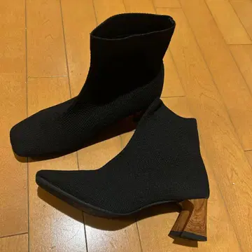 블랙 니트 앵클부츠