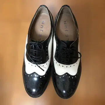 LE JUN 가죽 옥스퍼드 신발 블랙/화이트