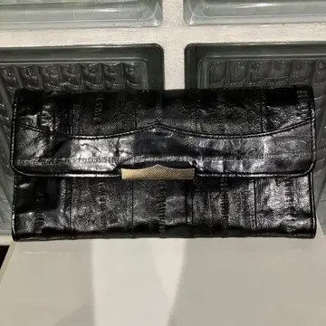 블랙 가죽 플랩 장지갑