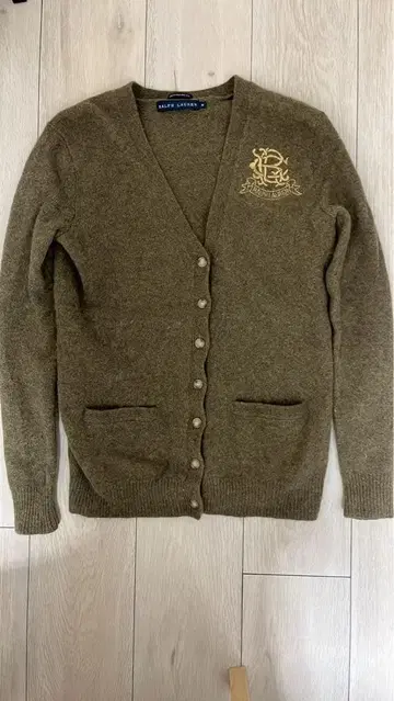 올리브 그린 V넥 가디건