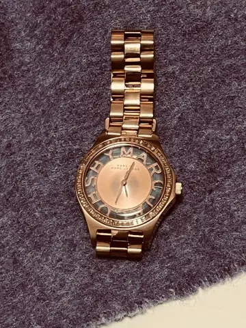 MARC BY MARC JACOBS 큐트한 드레스 워치