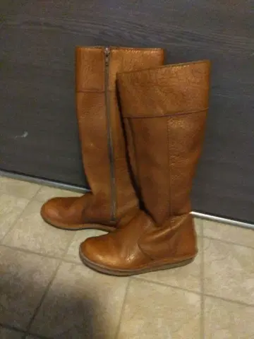 브라운 가죽 롱 부츠 사이드 지퍼