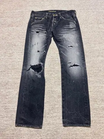 Vanquish Gold 데미지 가공 데님