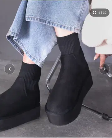 블랙 스웨이드풍 부츠