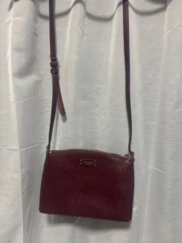 케이트 스페이드 버건디 가죽 숄더백