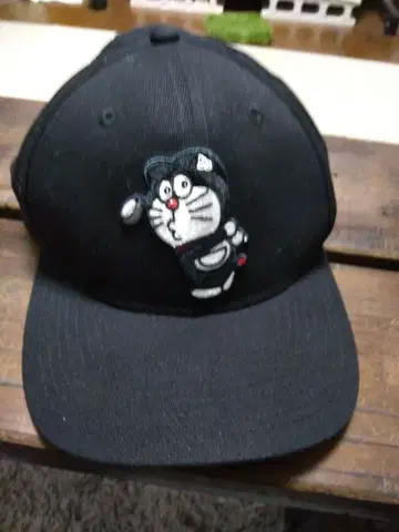 뉴에어.도라에몽 자수 캡 블랙