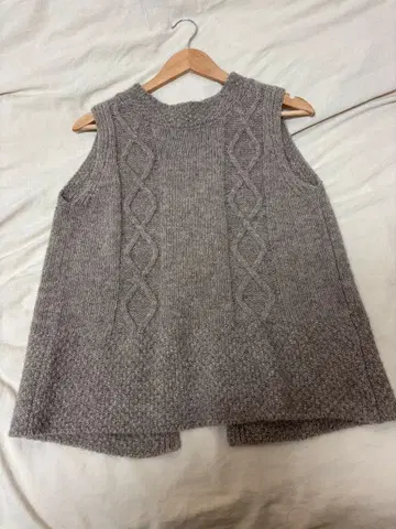 SO 케이블 니트 베스트 라이트 베이지