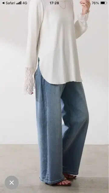 레이스 달린 화이트 긴팔 상의