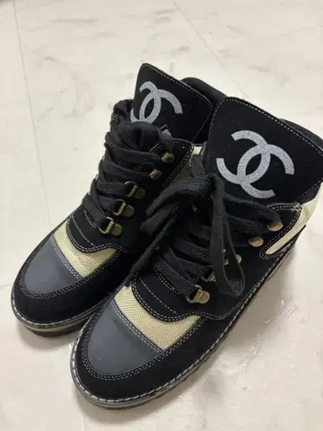 노브랜드 로고 하이컷 스니커즈 블랙/베이지