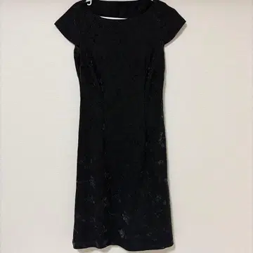 블랙 꽃무늬 자수 반팔 원피스