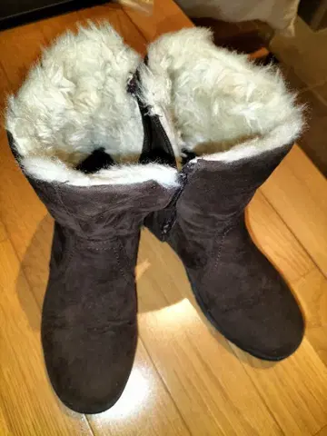 CHARMY CANDY 다크 브라운 스웨이드 부츠