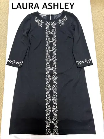 LAURA ASHLEY 로라 애슐리 원피스 자수 블랙 13호