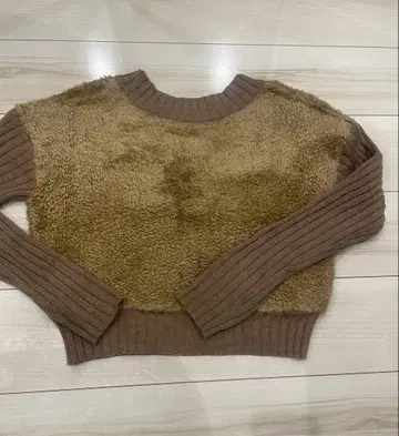 AULA 브라운 계열 V넥 스웨터 M