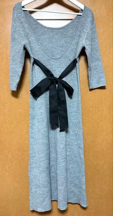 Michell Macaron 그레이 리본 포함 원피스