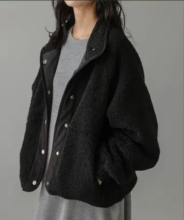 AMELY 이소재 절개 스탠드넥 보아 자켓