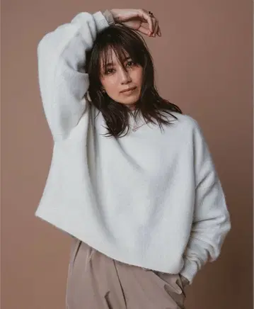 히가시하라 아키 FORME 알파카 에어리 니트