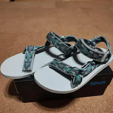 Teva 스포츠 샌들 화이트/그린/그레이