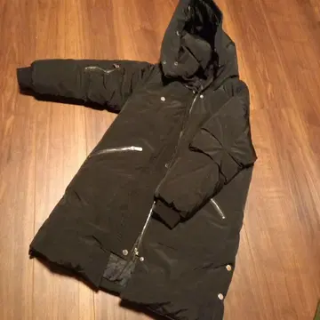 후드 부착 블랙 롱 다운 자켓